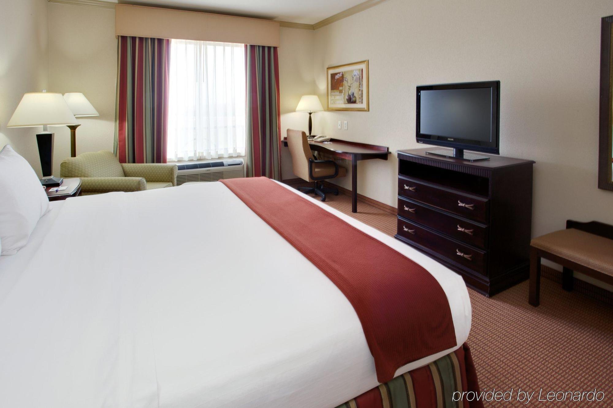 Holiday Inn Express & Suites Wharton By Ihg Rom bilde